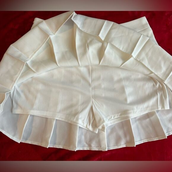 Fashion & dyt XL white pleated skirt with built in under shorts - Picture 3 of 9